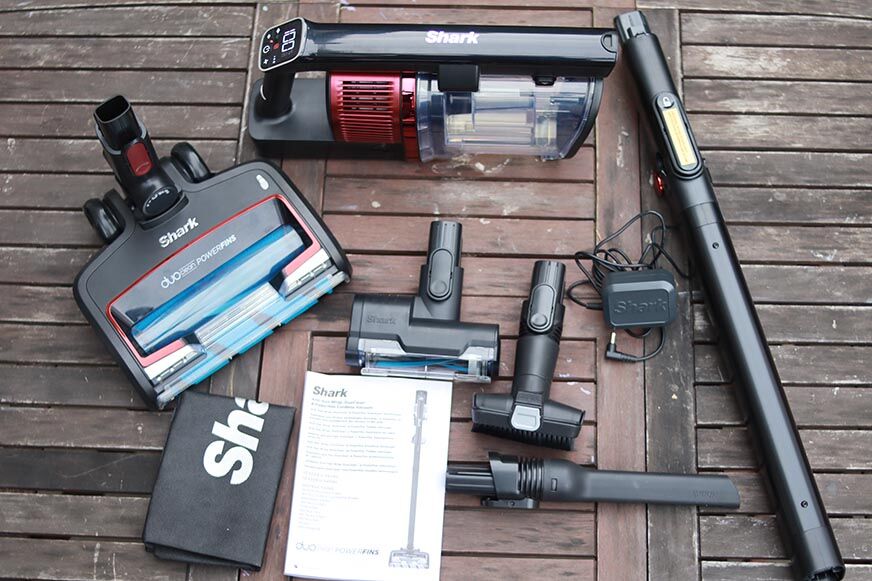 You can see the accessories of the Shar Anti Hair Wrap Flexology. 